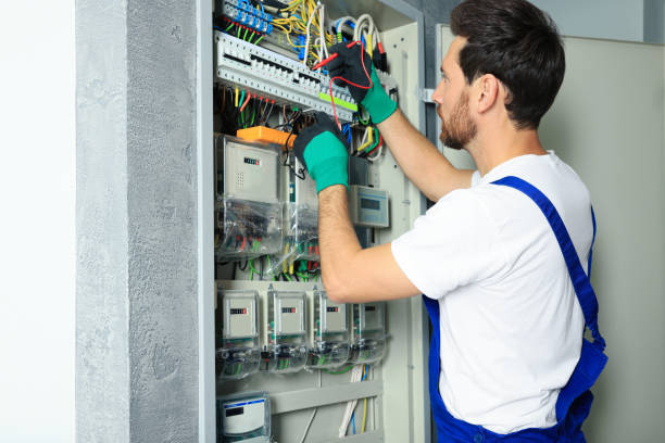 Best Affordable Emergency Electrician  in Marquette, MI